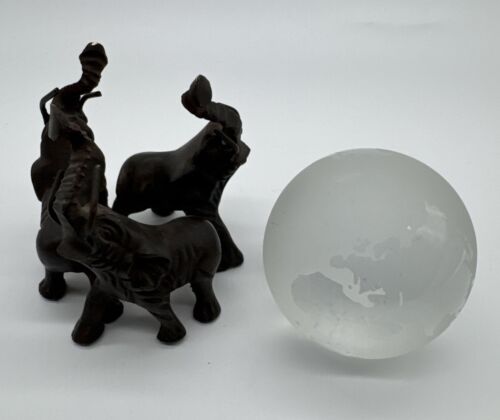 Estatuilla de elefantes de bronce con bola de vidrio - Elegante escultura decorativa - Imagen 6 de 7