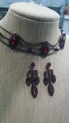Beautiful Givenchy gunmetal red crystal choker Necklace pierce 