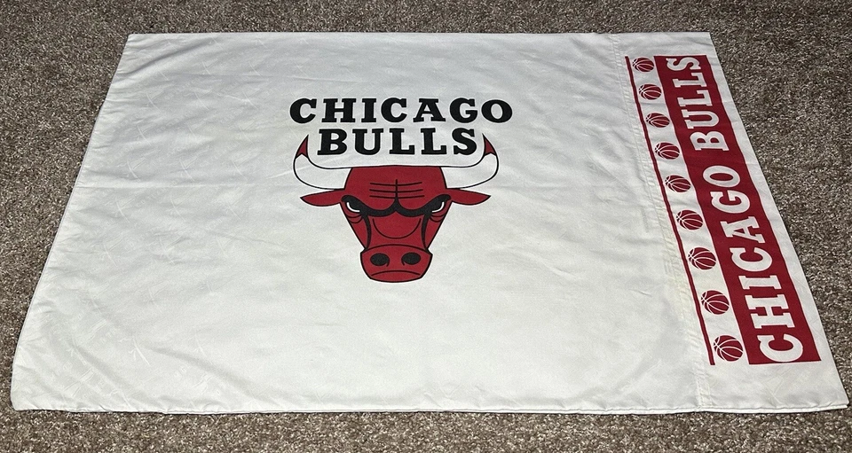 Funda de almohada cubierta deportiva NBA baloncesto Chicago Bulls estándar (30” x 20” pulgadas) Foto 4 de 4