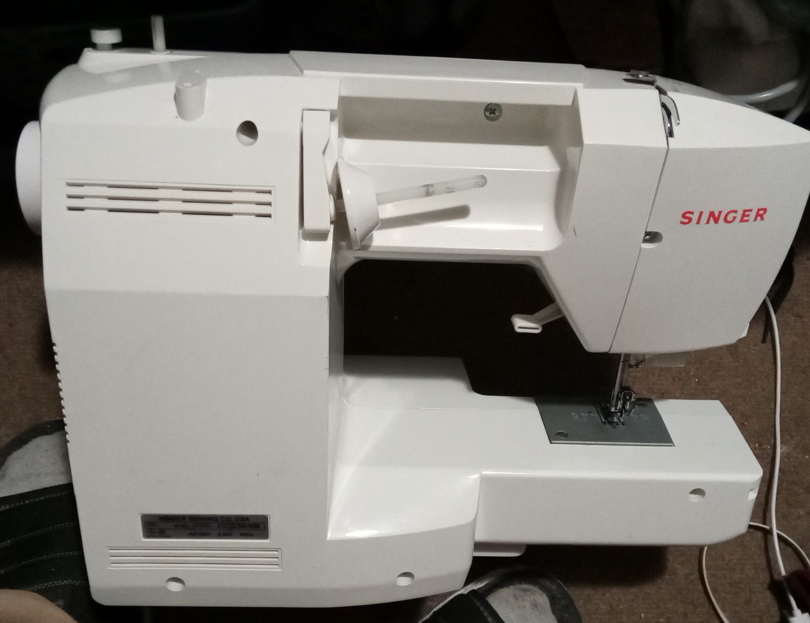 Singer 6180 Brilliance Computerized Electronic Sewing Machine Only Pre