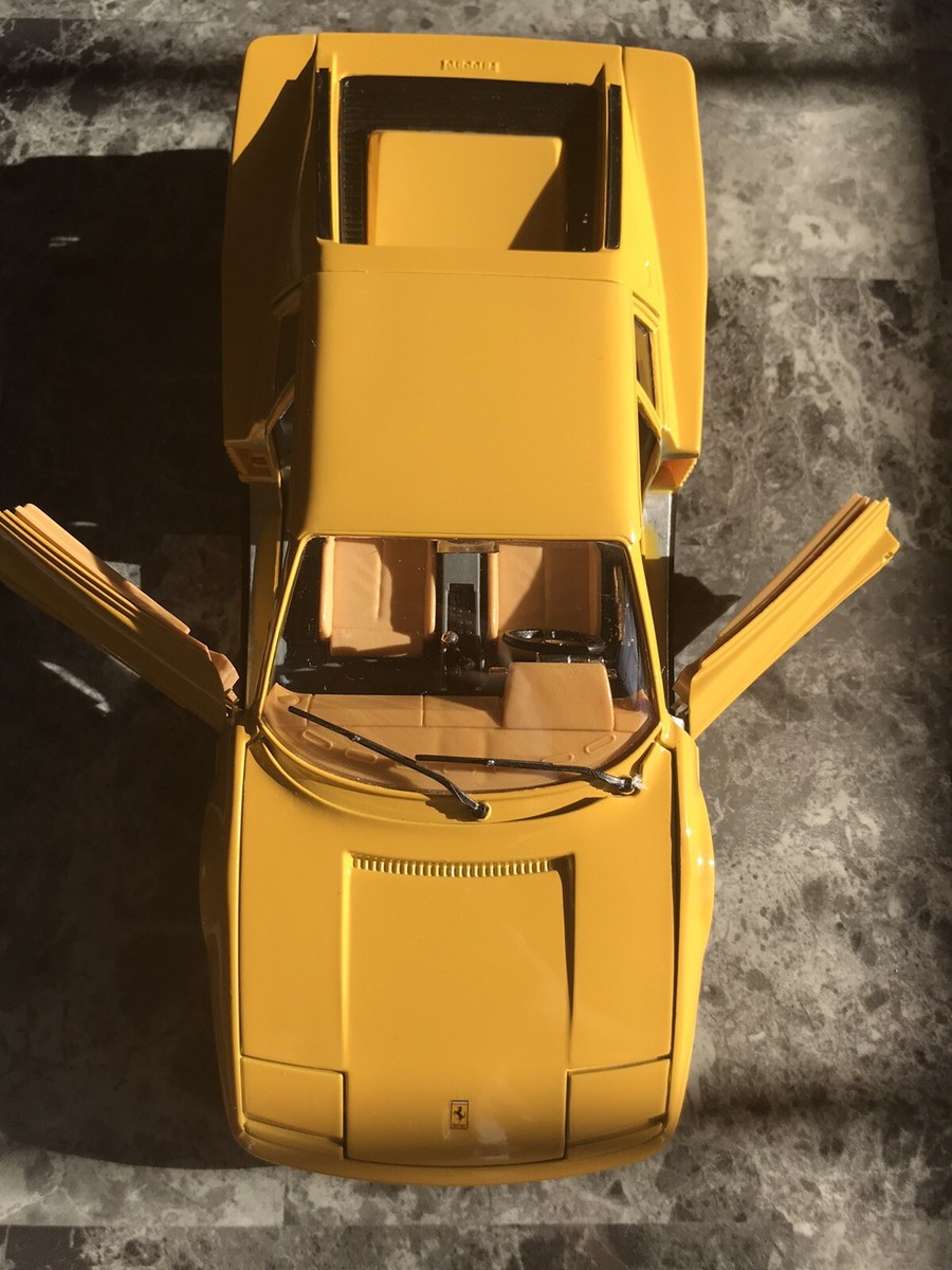 Burago 1/18 Ferrari Testarossa 1984 – Miniature De Collection Vintage – Sans Boîte