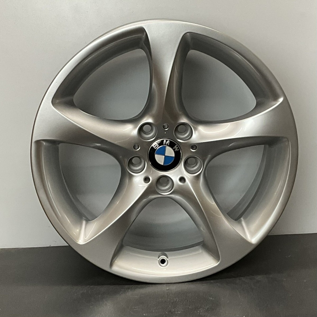 GENUINE BMW E90/91/92/93 Front Wheel Silver 19x8.0