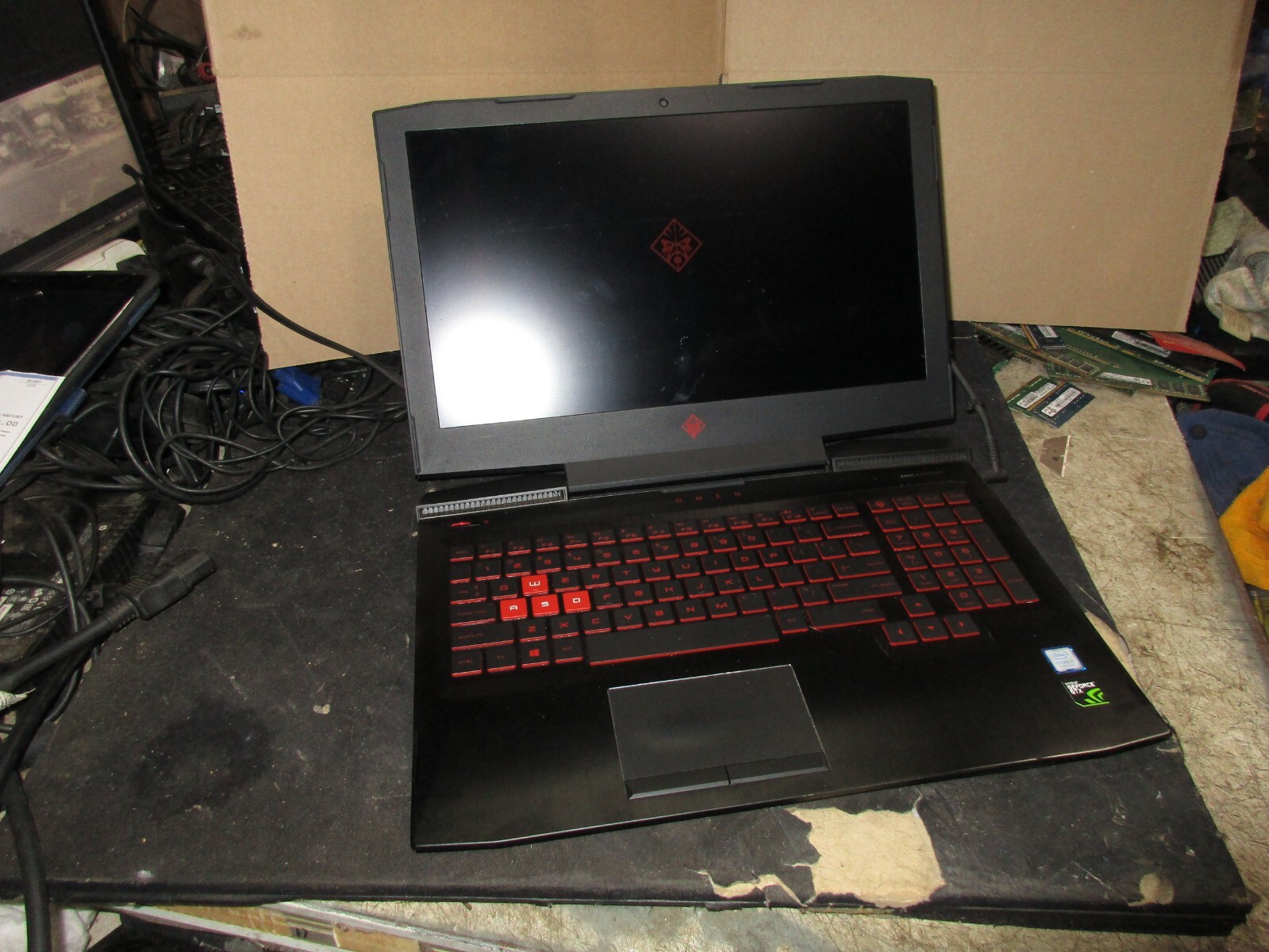 HP OMEN 15-CE GAMING LAPTOP QUAD i7-7700HQ 32GB RAM 1TB SSD NVIDIA GTX 1050 TI - Picture 2 of 4