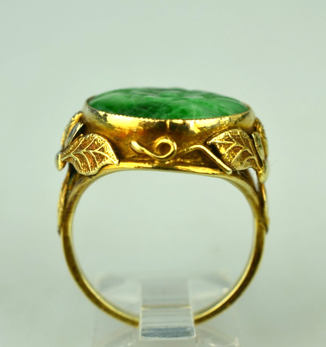 VINTAGE 14K YELLOW GOLD CARVED JADE RING WITH ROSE & LEAVES ON SIDES SIZE 4.75 - Picture 3 of 4