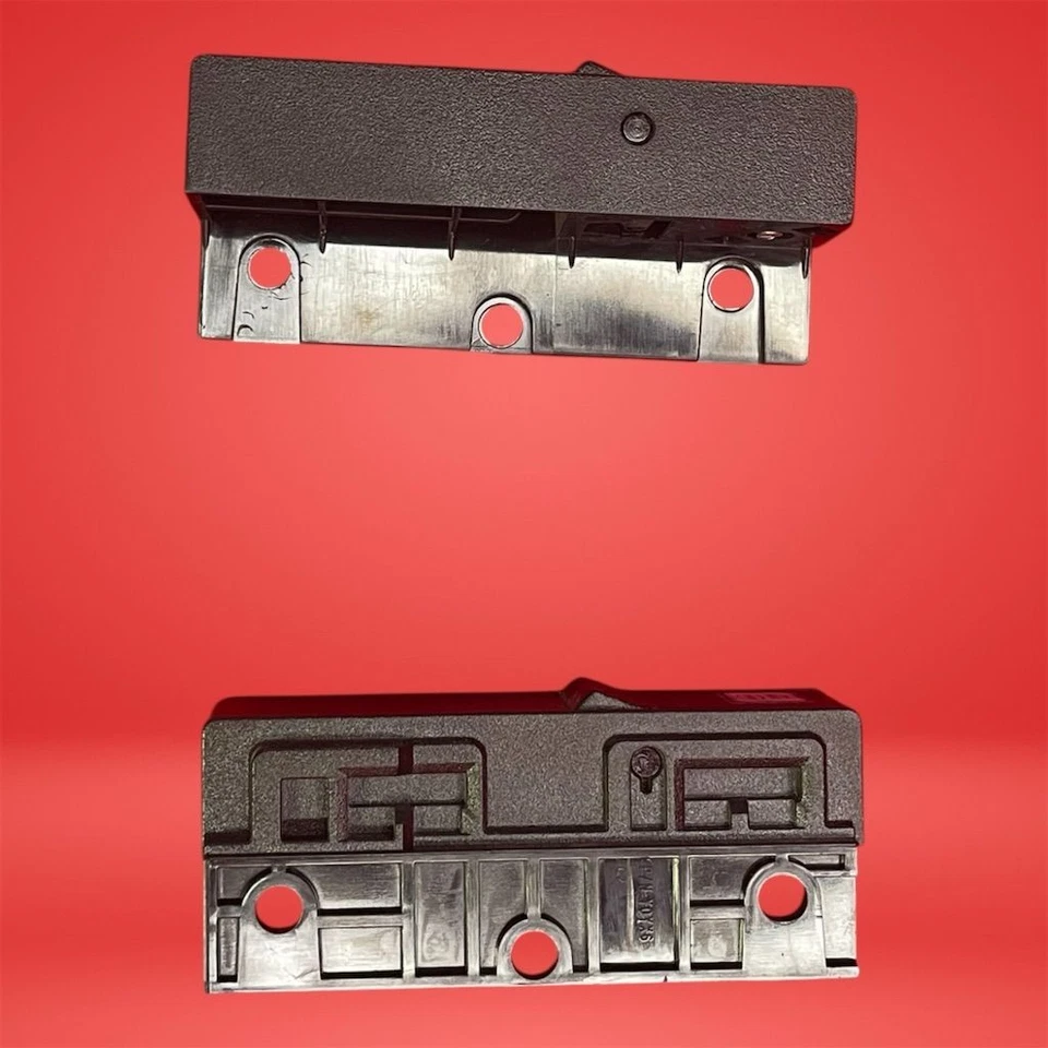 Dell PowerEdge R730 2U Right Rack Ear Bracket w/ Screws Y0YX6 OEM - Image 2 of 4