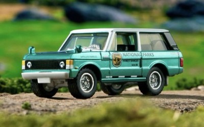 Mattel Creations Matchbox 1975 Range Rover National Parks