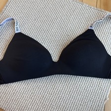 Victoria's Secret t-shirt lightly lined wireless 32D black logo Wireless Bra