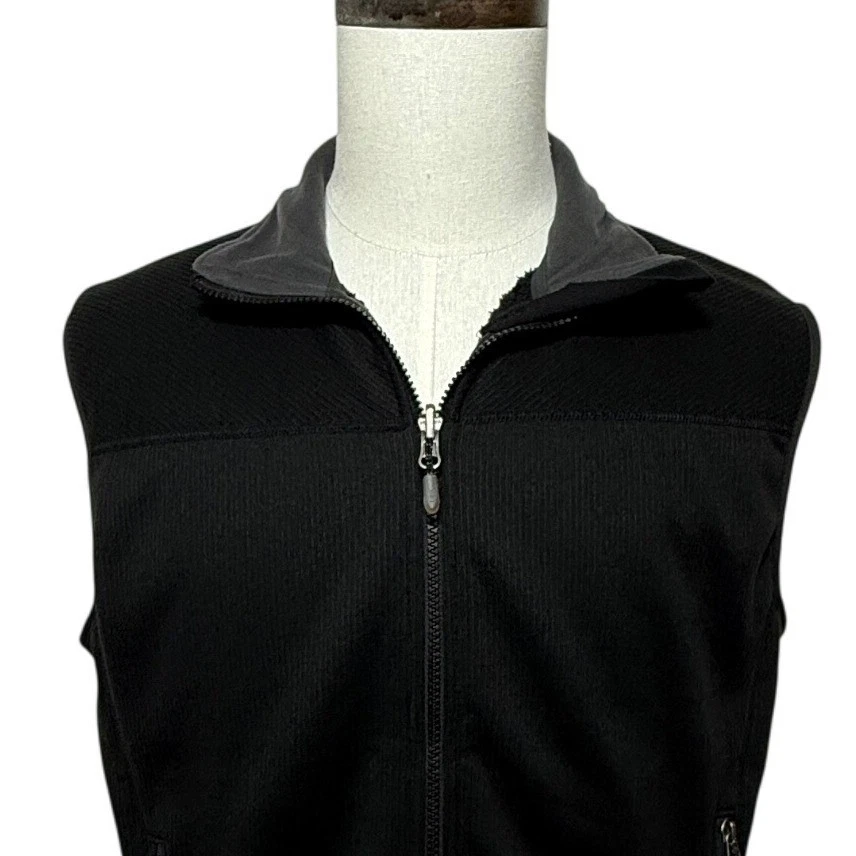 REI Vest Mens Medium Black Full Zip Polartec Fleece Gorpcore Layering 19643
Opens in a new window or