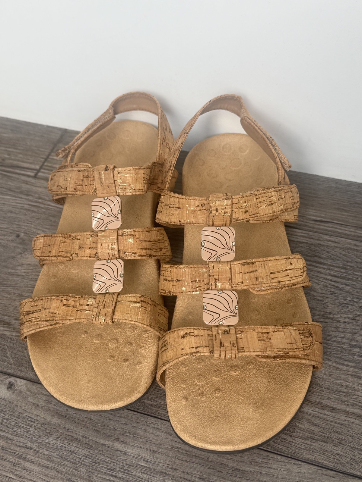 Vionic Amber Sandals Womens Sz 9 Orthaheel Adjustable Straps Tan Gold Comfort