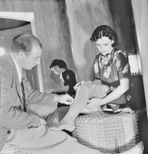 Vintage UNIDENTIFIED MODEL Original B&W 120 Film Negative