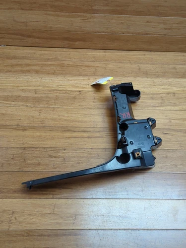 OEM 2012-2018 BMW X5 F15 Right Side Rear CORNER Bracket 8054020
