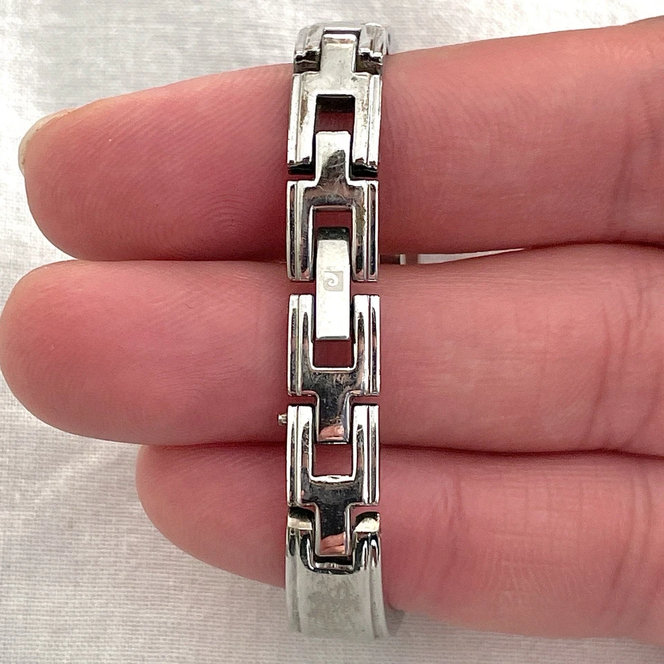 Pierre Cardin Analog Womens Watch Small Silver Vintage Needs Battery - Image 4 of 4