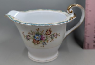 Vintage Hira China Made in Japan 3-inch Creamer- No chips or cracks