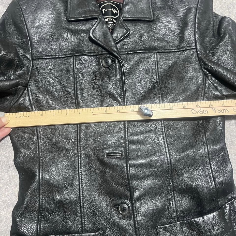 TANNERY WEST Women’s Black Leather Button Down SMALL Jacket/coat Missing Button - Image 3 of 4