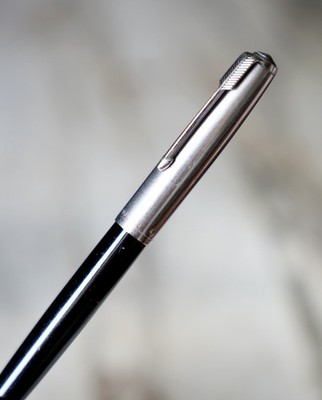 Kugelschreiber Stift PARKER 51 IN Harz Schwarz M - Kappe Metall Chrom - Vintage
