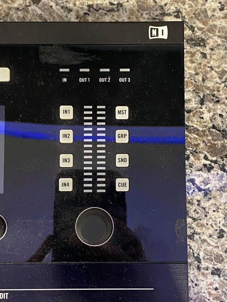 как выглядит Native Instruments Maschine Studio Black - For Parts - Registered to unknown acc фото