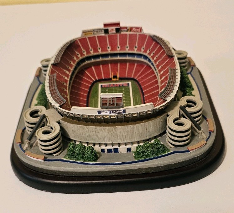 Danbury Mint Replica Old Giants Football Stadium -Home Of The New York Giants 