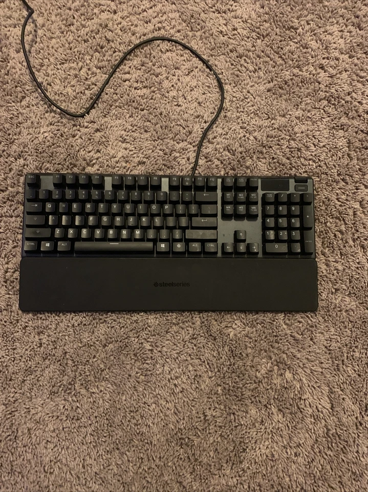 SteelSeries Apex 5 Wire Keyboard (used) With Box - Image 2 of 4