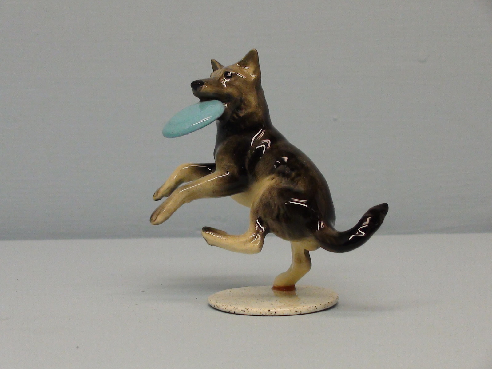 Retired Hagen Renaker German Shepherd w/ Frisbee eBay
