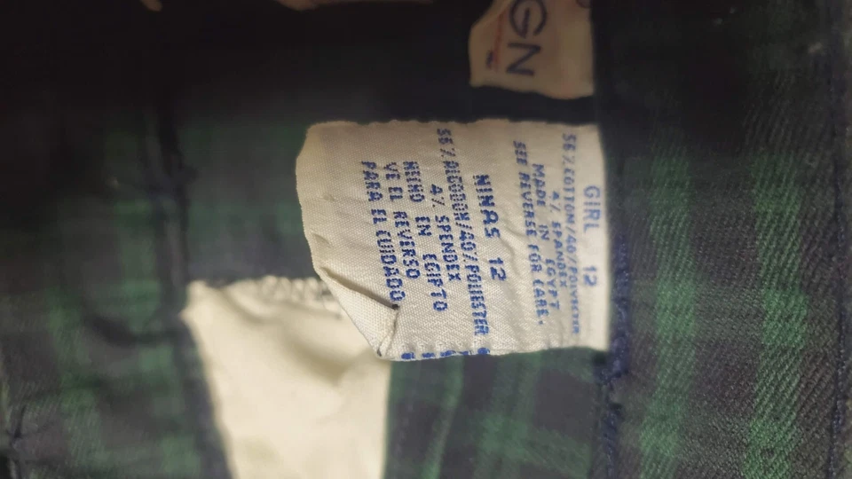 Pantalón verde niña en diseño  Foto 2 de 4