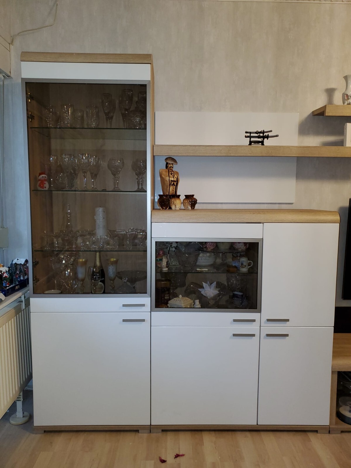 Weiß gebraucht Wohnzimmerschrank mit glas Türen eBay