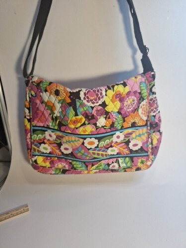 Vera Bradley Floral Crossbody Bag. Excellent Condition, Very Clean - Picture 9 of 17