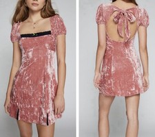 Kimchi Blue - Jill Velvet Mini Dress - Pink XS Urban Outfitters