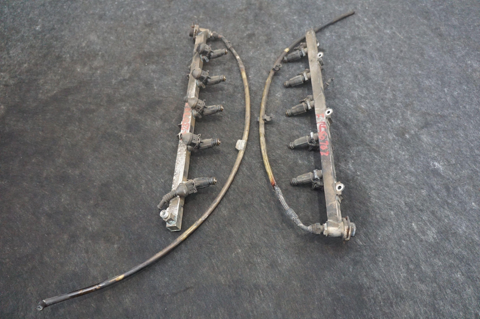 Set 2 Left & Right Fuel Rail 07L133681E Lamborghini Gallardo Spyder 2008 *Note*