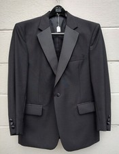JoS. A. Bank Tuxedo Jacket Satin Lapels SZ 44 includes Cummerbund