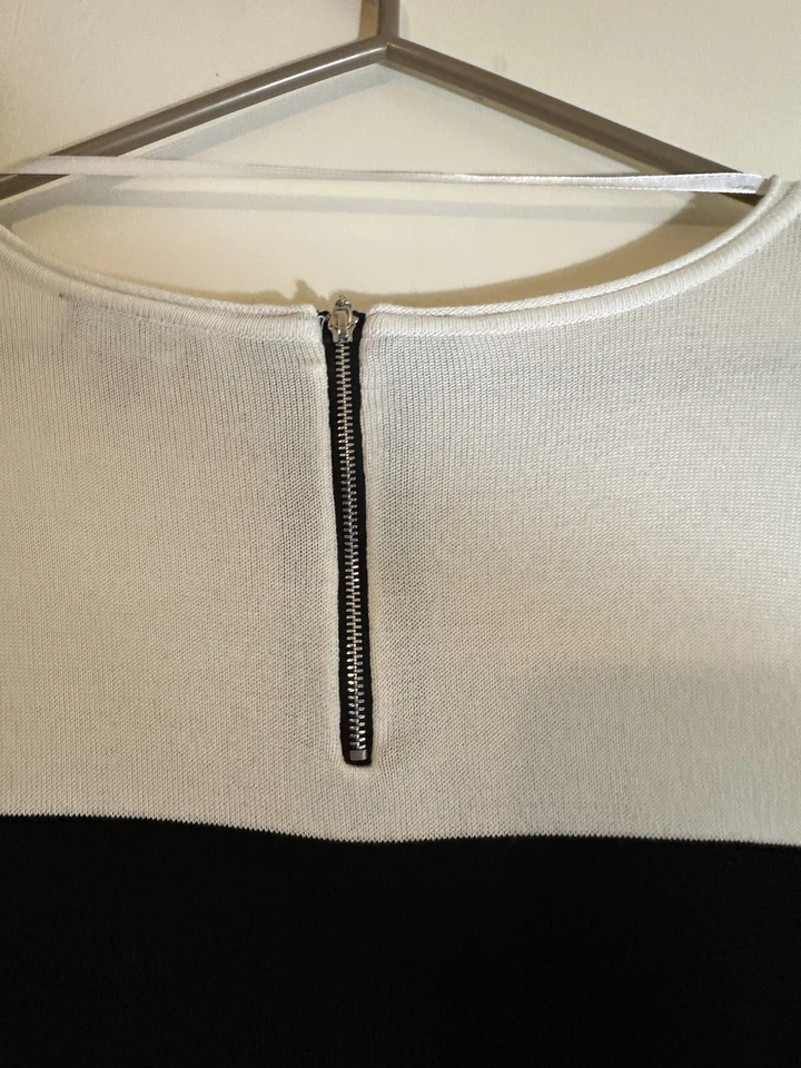 Vestido suéter AB Studio preto e branco colorblock manga 3/4 tamanho XL - Imagem 4 de 4