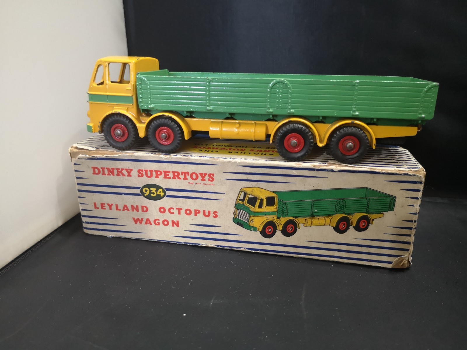 Dinky 934, Leyland Octopus Wagon - Free Price Guide & Review