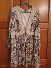 Torrid Size 4x dress Peasant Long Sleeves Beige Floral Knee Lenght