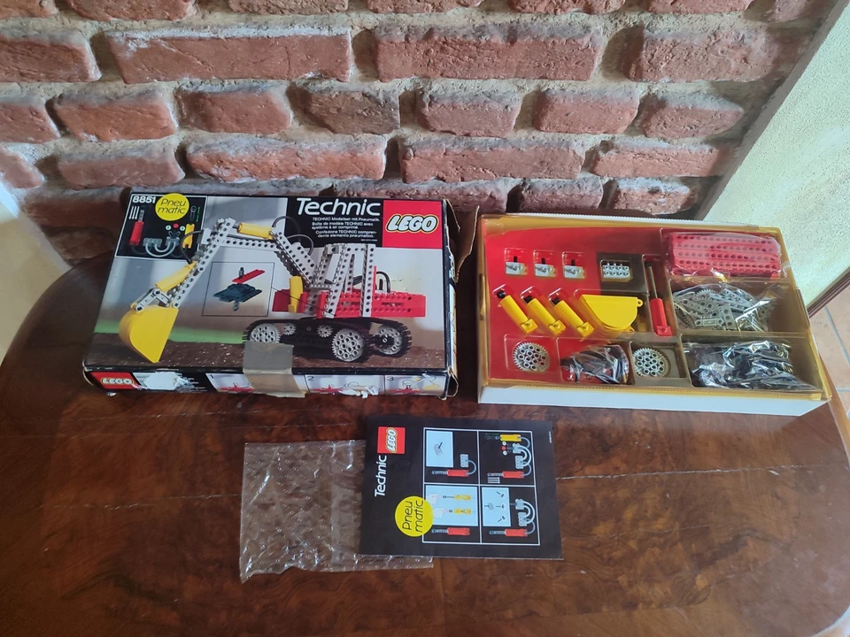 LEGO Technic 8851 Excavator, foto 1 di 5