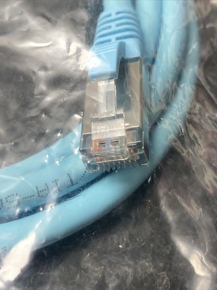 New C2G 6ft Cat6a Ethernet Cable - Snagless shielded-blue #00745 - Image 3 of 4