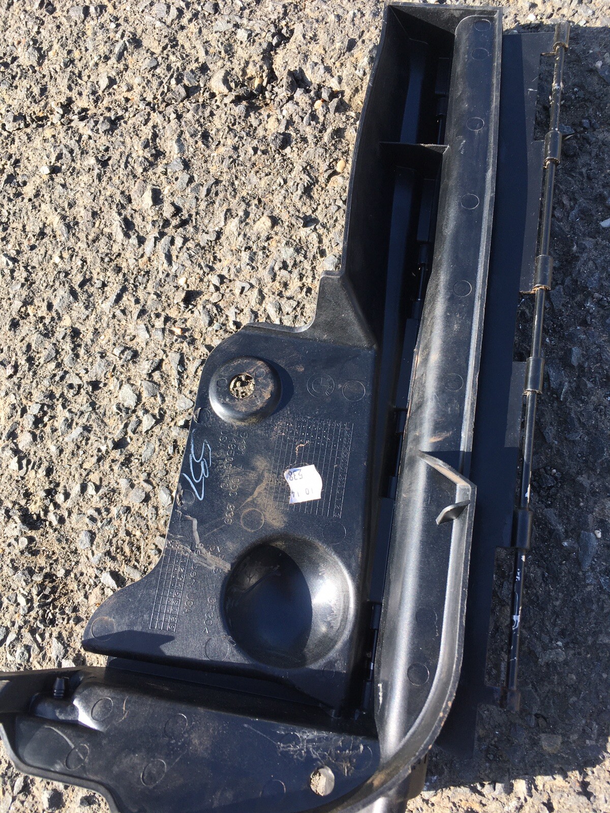 0308 BMW Z4 E85 REAR RIGHT RH SIDE PARCEL SHELF CONVERTIBLE TOP MOUNT