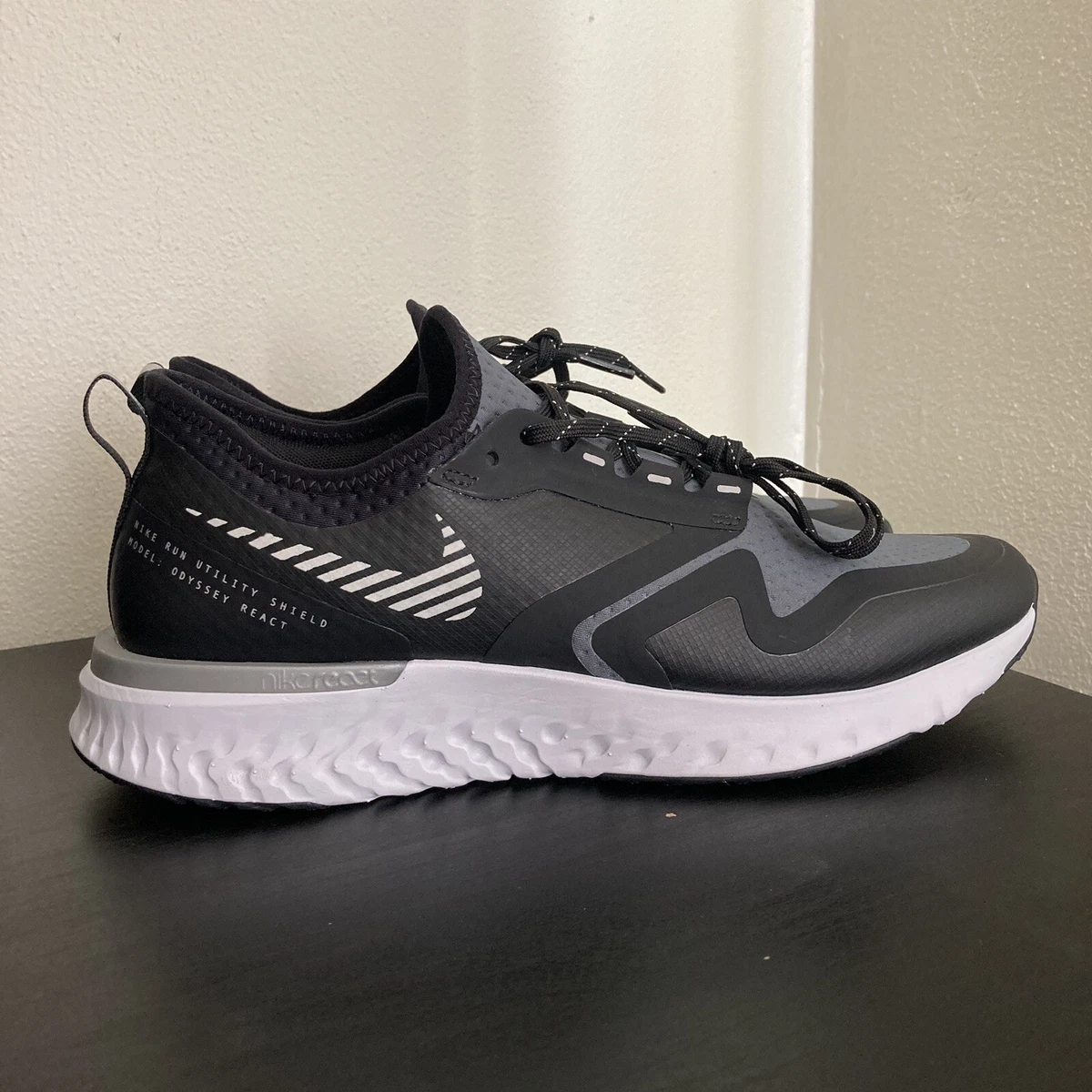 Nike run shop utility shield women's