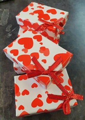 12x Red Hearts Valentines Jewellery Earrings Necklace Ring Gift Box 9cmx5x2.8cm
