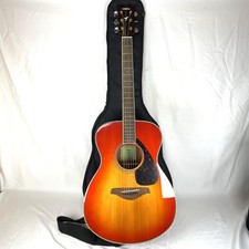 Guitare acoustique YAMAHA FS820 avec étui et capo