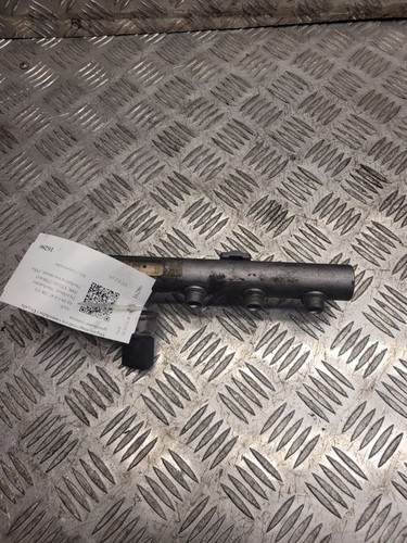 Audi A6 S6 C6 4F 2006 Kraftstoffverteiler Einspritzleiste Verteilerrohr DRA16286