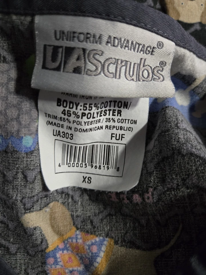 UA Scrubs Scrub Top size XS-Black/Grey DOGS FASHIONABLY DRESSED-Chest 19.5"/L25" - Image 3 of 4