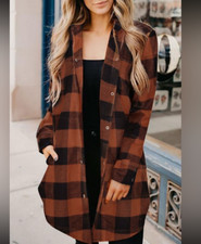1016. Women s Plaid flannel snap front shacket