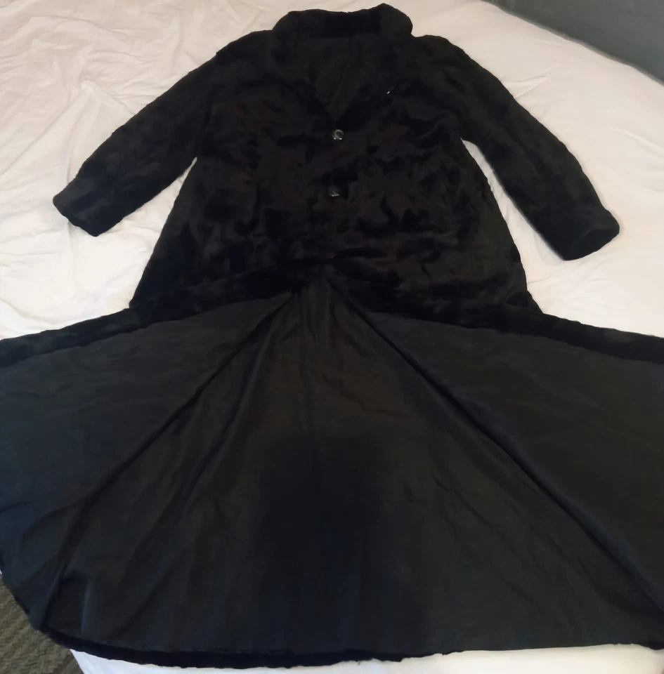 Vintage Genuine Mink Black Diamond Pattern Full Length Ladies Coat - Image 3 of 4