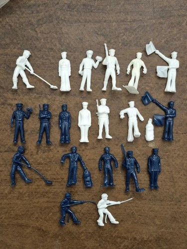 Lot Of 20 Vintage Navy Sailor Toy Soldier Figures Plastic Marx RECAST READ