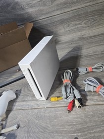 Nintendo Wii RVL-001 White Console Bundle w/Cables, Sensor & Controller [Tested]