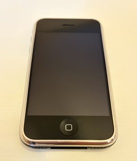 Apple iPhone 2G 8GB (1st Generation) iOS 1.1.2