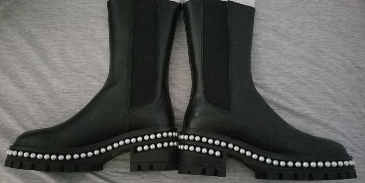 STUART WEITZMAN SOHO PEARL CHELSEA BOOTIE 全2色 Soho Pearl Chelsea Bootie by Stuart Weitzman Outlet at THE MILE