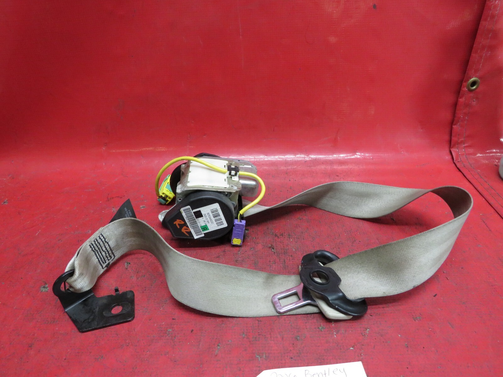 2006 BENTLEY FLYING SPUR RIGHT REAR SEATBELT