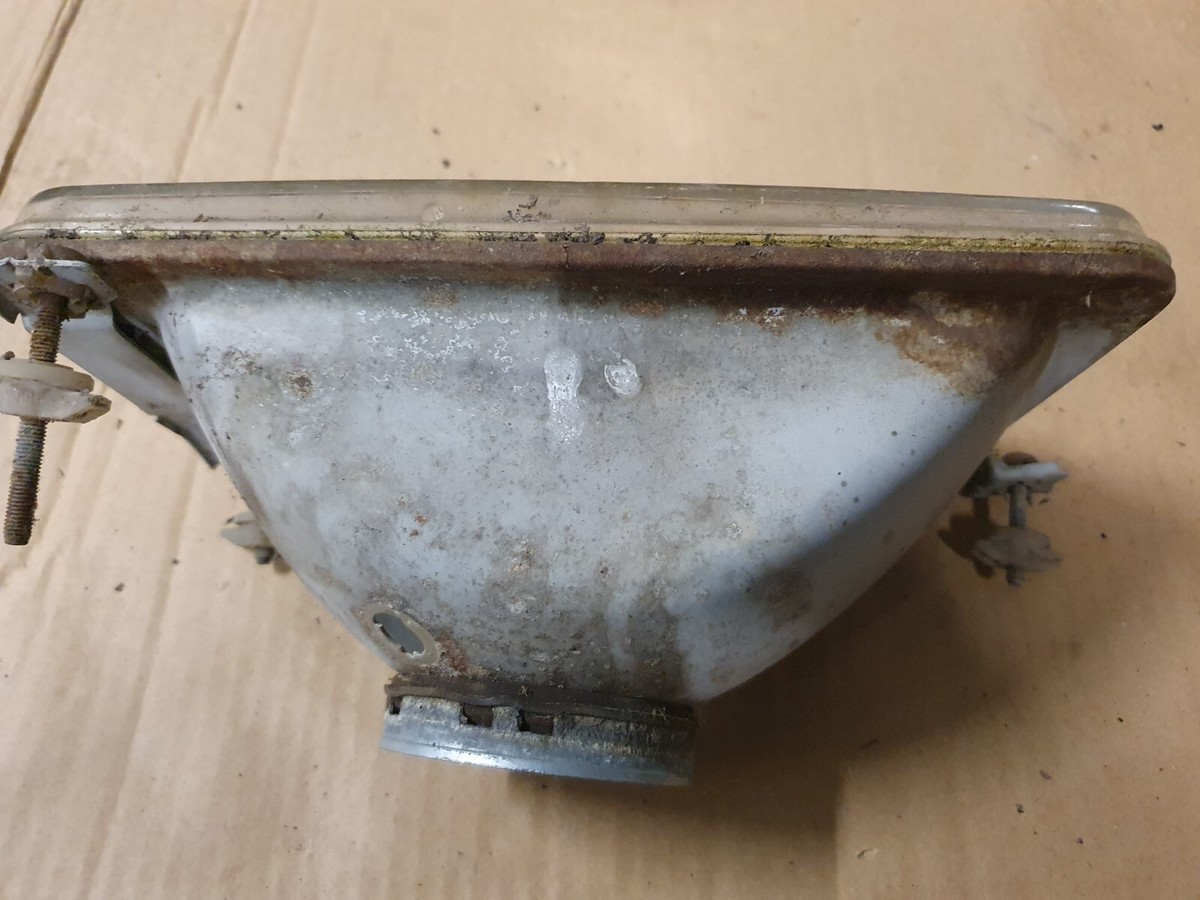VW JETTA MK1 1979-1984 FRONT RIGHT SIDE HEADLIGHT HEAD LAMP LENS 