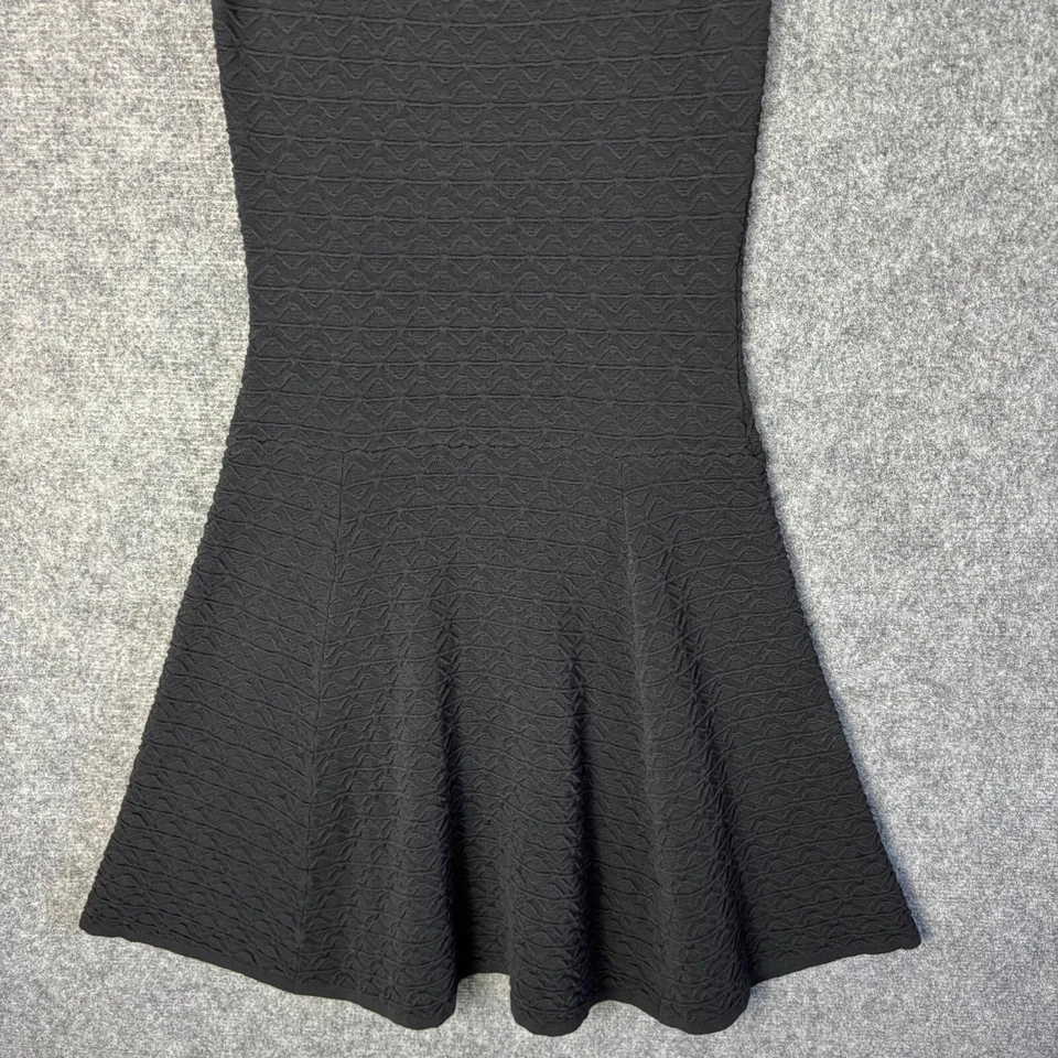 Vestido Feminino Rasgado por Ronny Kobo Médio Preto Texturizado Malha Fit & Flare Pulôver - Imagem 3 de 4