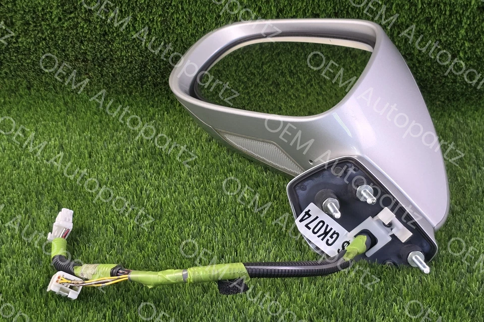 Par de espejos retrovisores laterales Lexus IS250 IS350 2007-2013 11 cables con luces LED usados OEM Foto 4 de 4